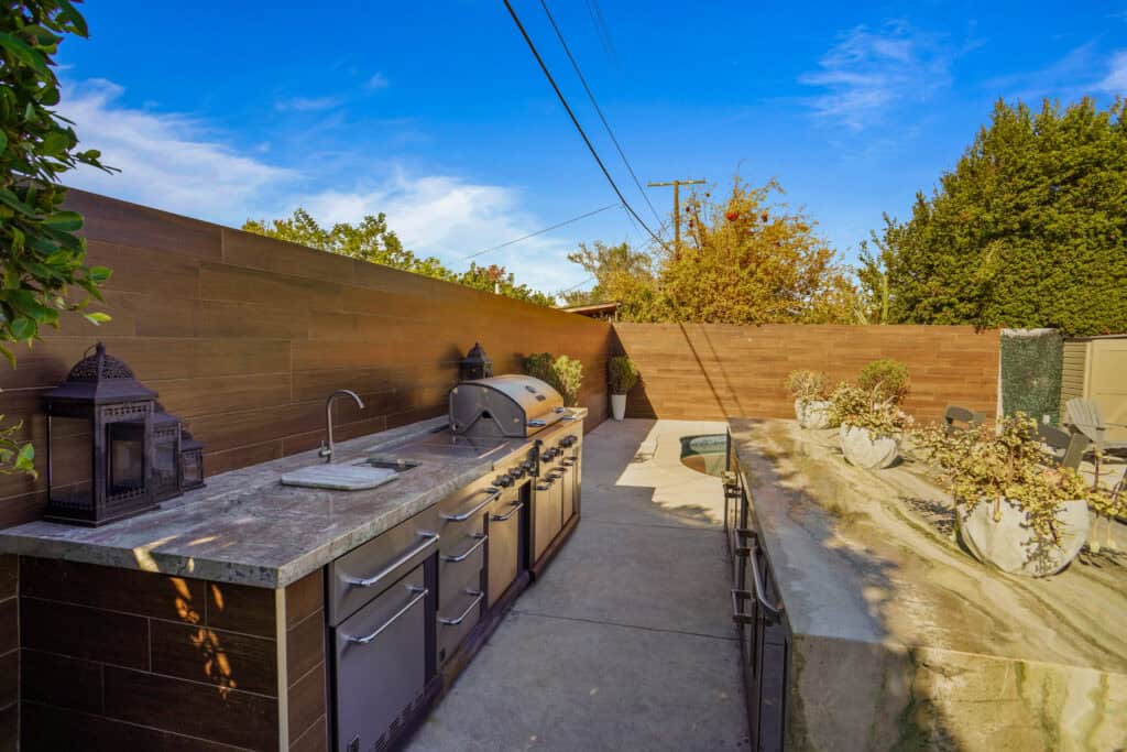 71-Outdoor Kitchen (3)